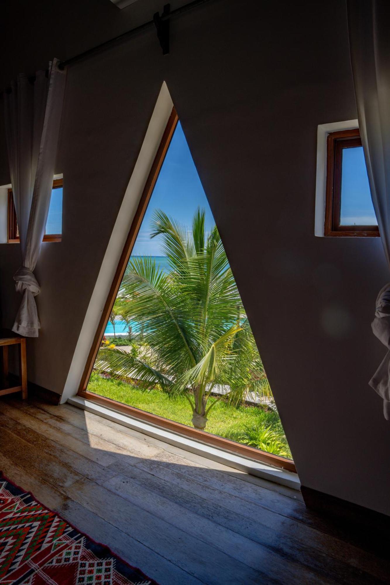 La Perla Beach Resort, Zanzibar - Your Beachfront Private Haven プワニ・チャンガーニ エクステリア 写真