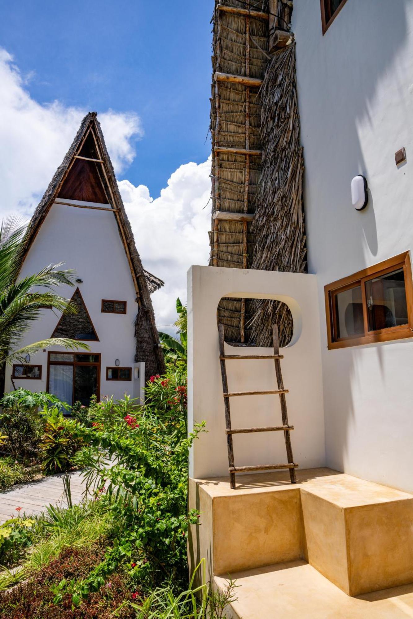 La Perla Beach Resort, Zanzibar - Your Beachfront Private Haven プワニ・チャンガーニ エクステリア 写真